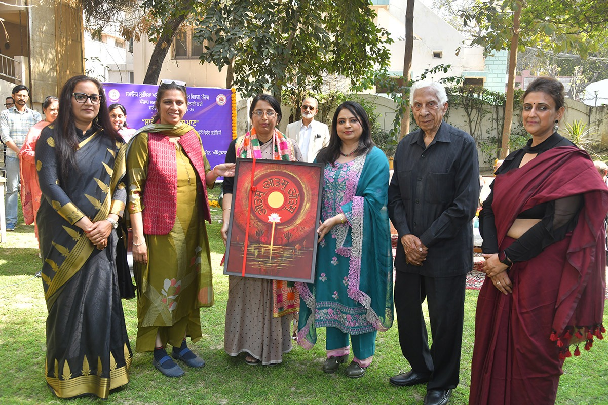 Holistic Well Being Camp under Sade Buzurg Sada Mann